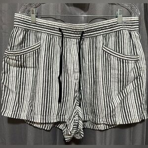 Women's Gap Pull-On Black/Beige Shorts